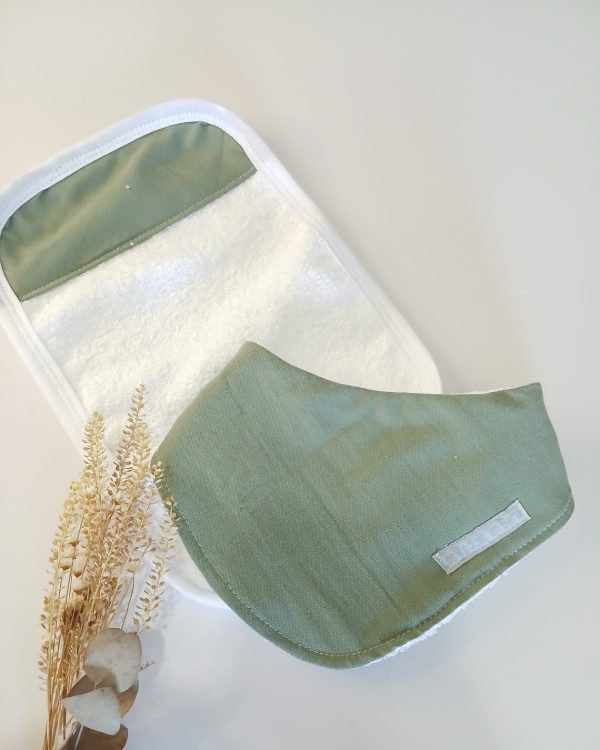 Producto - Set babero y toallita verde