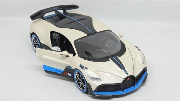 Producto - Bugatti divo - 5
