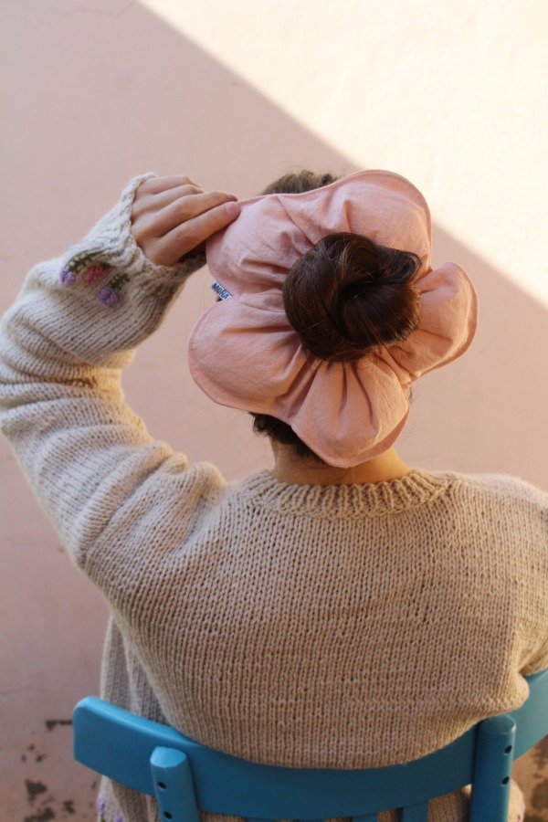 Producto - Scrunchie Flor Puff