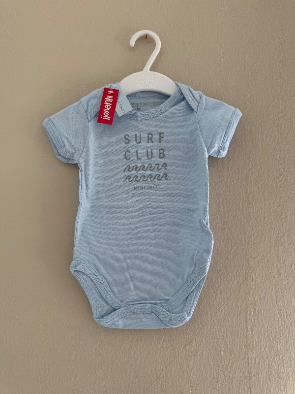 Producto - Body MINI JULI 6 meses NUEVO A ESTRENAR vsc19