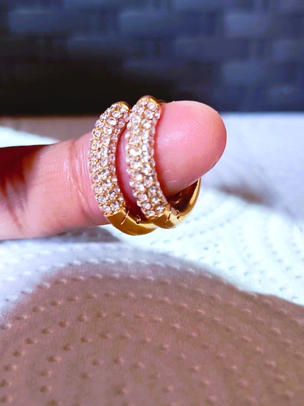 Producto - Argollas huggies con cubic