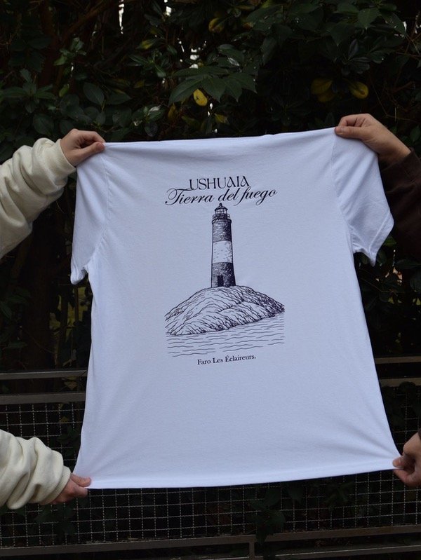 Producto - Remera Oversize USHUAIA