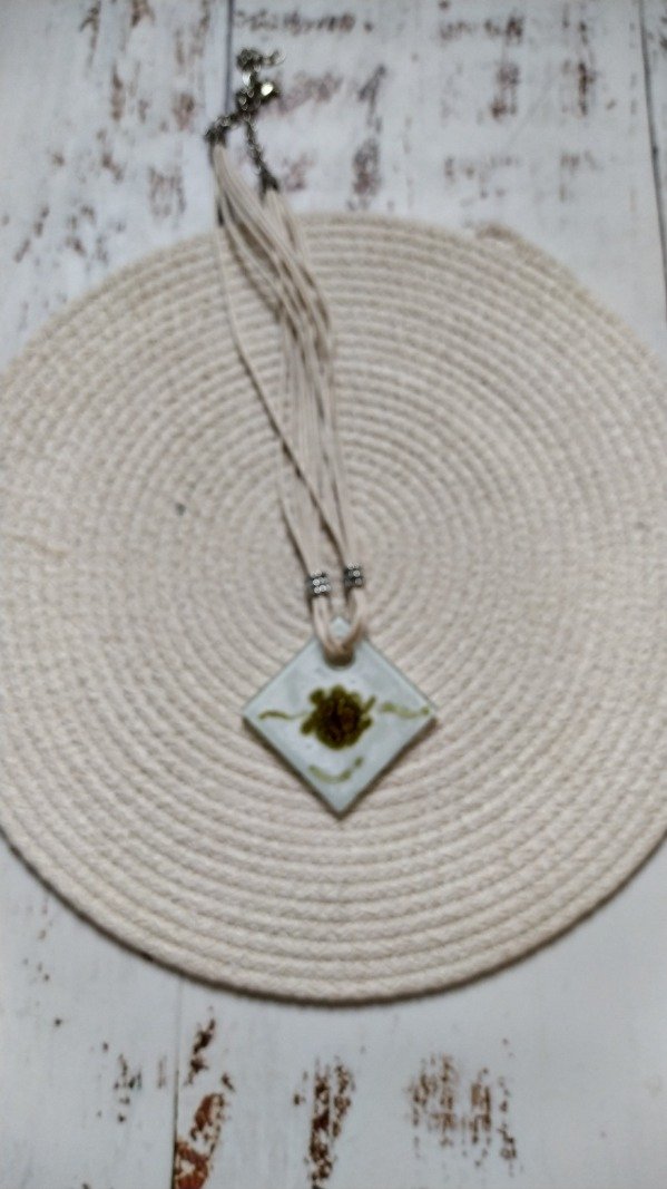 Producto - Collar blanco