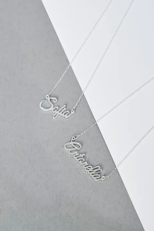 Producto - Collar con nombre en cursiva fino