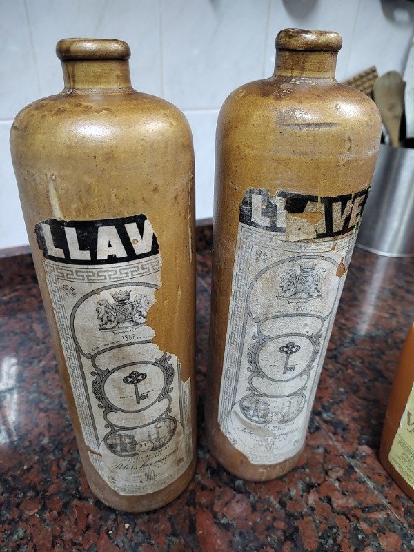 Producto - Botella porrón de barro cerámica Ginebra Llave