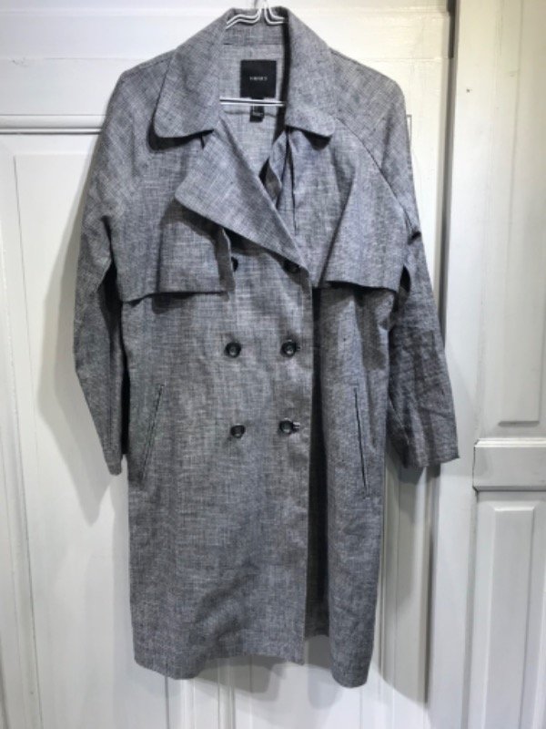 Producto - Trench FOREVER 21 gris/blanco largo- Talle M/L- PRECIO: 90x