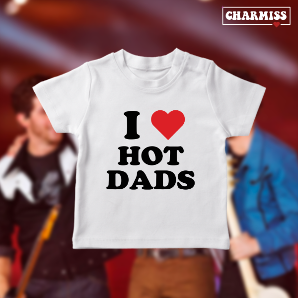Producto - Baby Tee-  i love hot dads