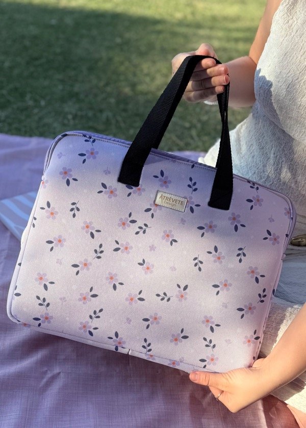 Producto - FUNDA DE NOTEBOOK - FLORCITAS LILAS