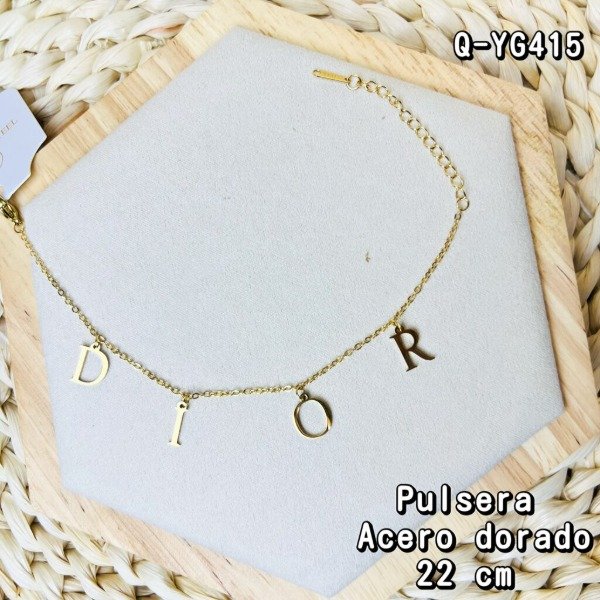 Producto - Pulsera Dije DIOR en Acero Dorado DB