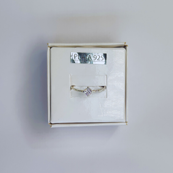 Producto - Anillo Plata con Diamante Rombo