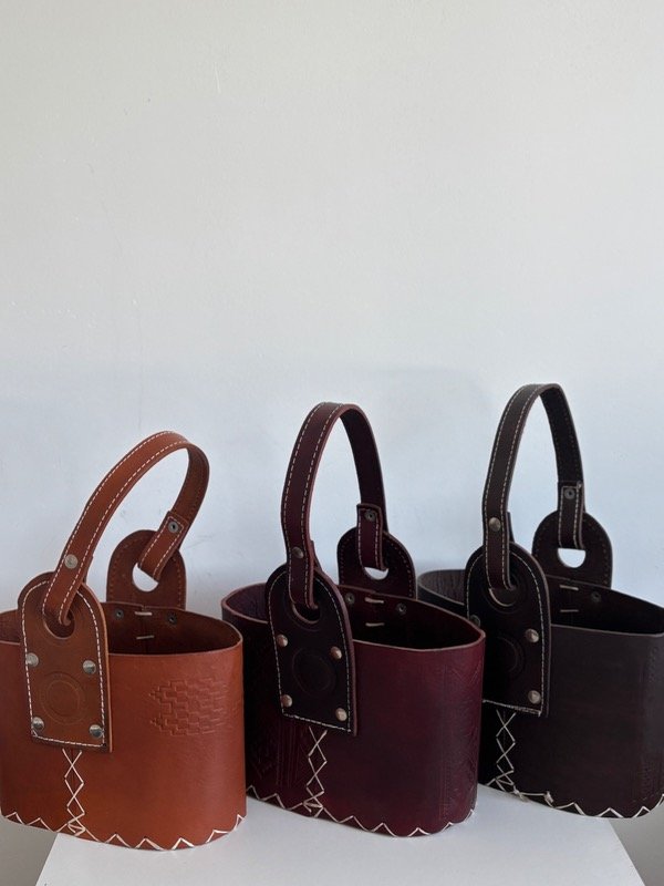 Producto - Matera ovalada de cuero