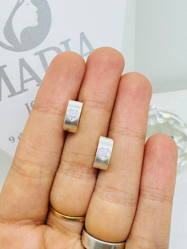 Producto - HUGGIES CORAZÓN CUBIC PLATA 925