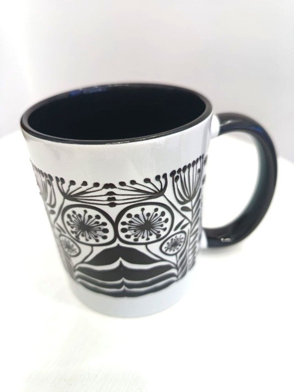 Producto - Taza Negra Black/ Florcitas Diente de León