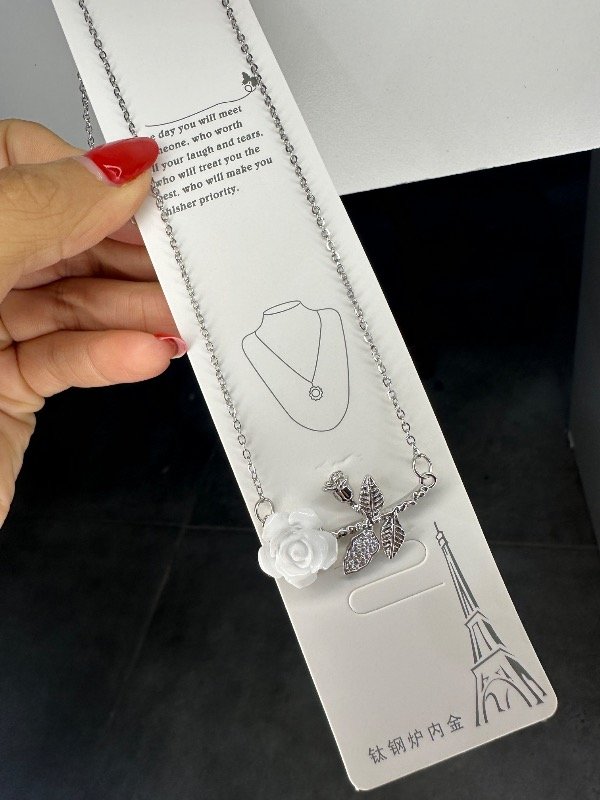 Producto - Cadena rosa blanca