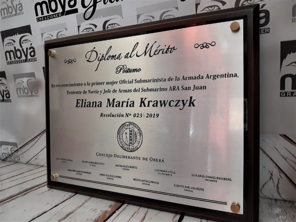 Producto - Placa reconocimiento 30x40