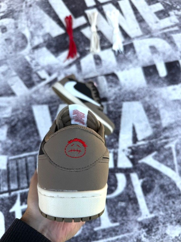 Producto - Jordan Low "Travis Scott Dark Mocha" - 4