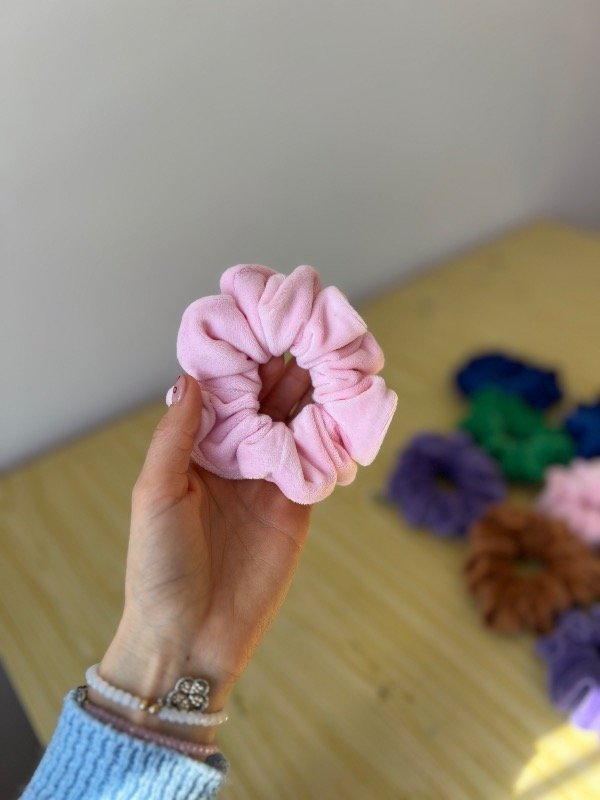 Producto - Scrunchie plush rosa - 0