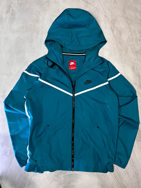 Producto - Campera Nike Tech!