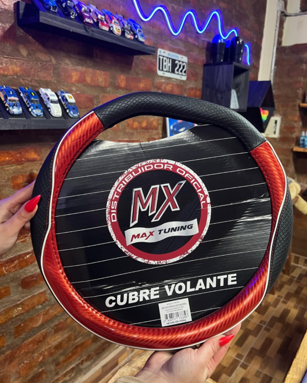 Producto - Cubrevolante Negro con Rojo