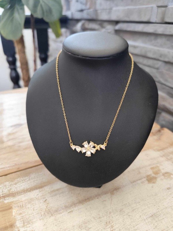 Producto - Collar flores de strass. Cobre dorado
