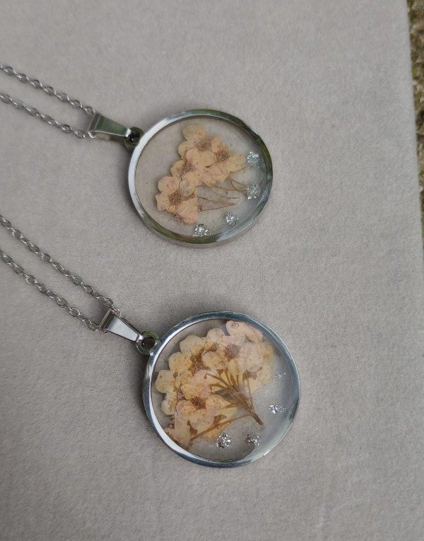 Producto - Collar de Resina con Florcitas 2 - 0