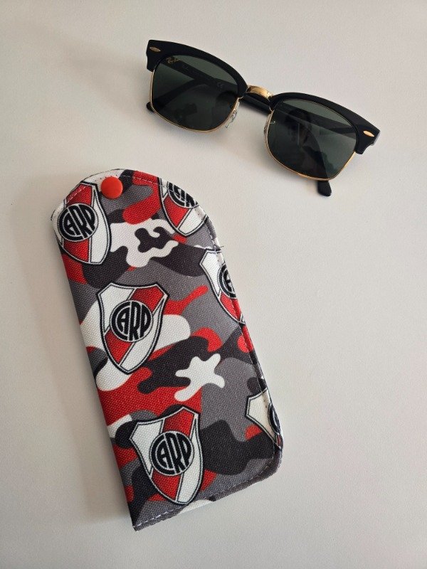 Producto - Porta Lentes Pop River