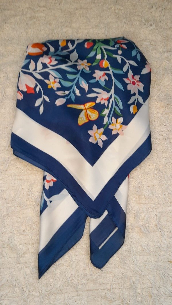 Producto - Pañuelo de seda importado 15 70 x 70 cm