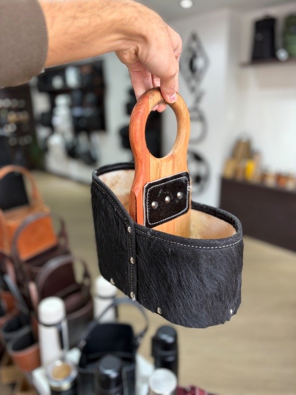 Producto - MATERA MADERA MACIZA DE CUERO PELUDO - 1