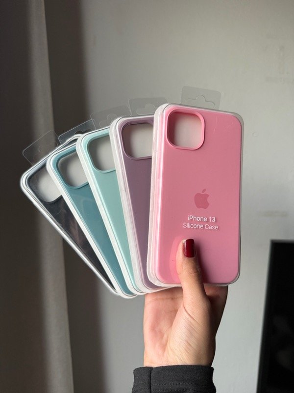 Producto - Silicone case iPhone 13