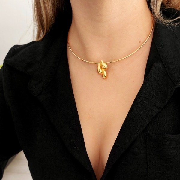 Producto - Gargantilla rígida dije 3 gotas