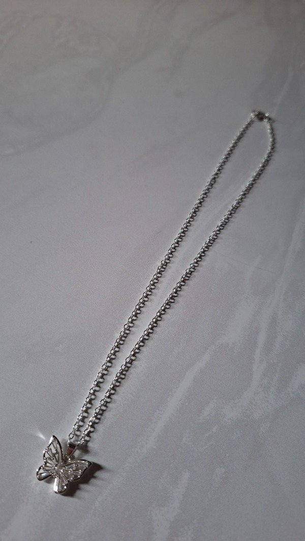 Producto - Cadena de acero blanco mariposa monarca Cristal 45cm