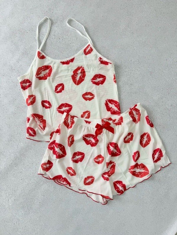 Producto - PIJAMA CORTO BESOS