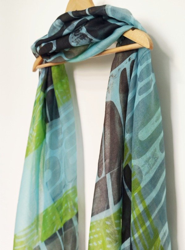 Producto - Pañuelo Mega -celeste estampa collage-