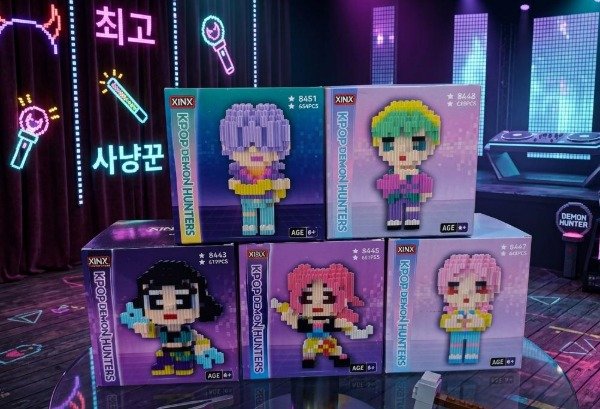 Producto - Micro Bricks de Huntrix , Saya boys ( Ingrese para elegir)