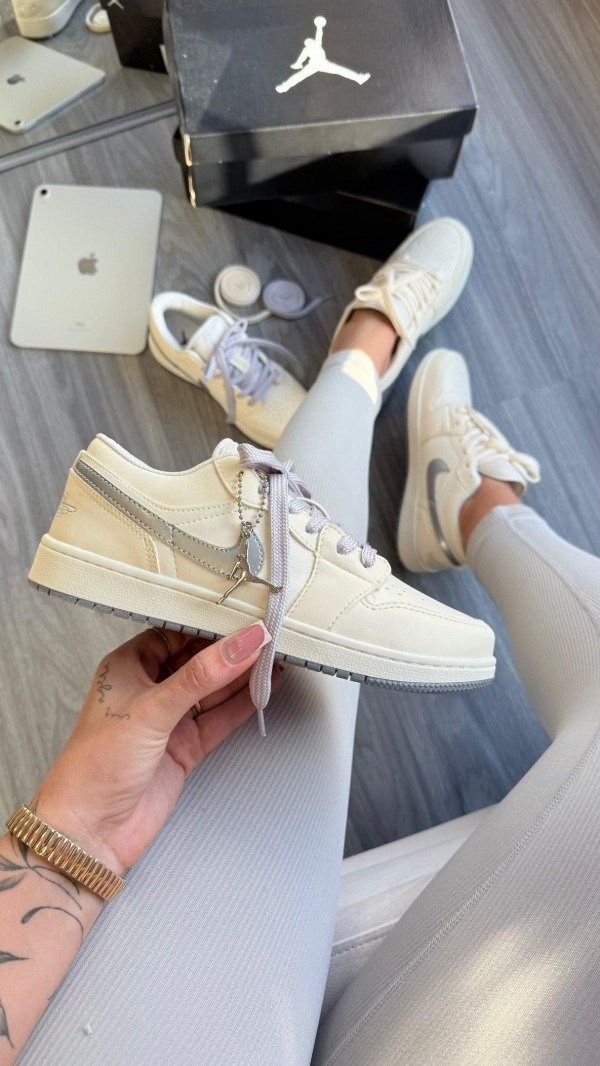 Producto - Jordan Low 23 - Off/Plata