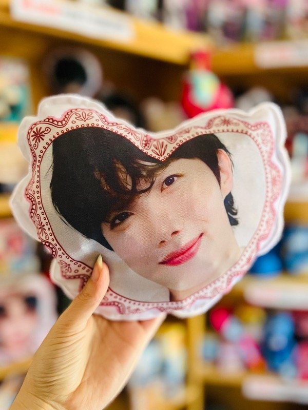 Producto - Mini almohada corazón BTS J-Hope - 0