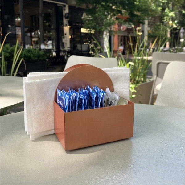 Producto - Porta servilletas y sobrecitos de azúcar y edulcorante de chapa / CURVO