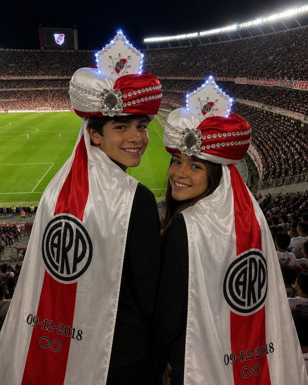 Producto - Turbante con Capa RIVER LUMINOSO - 0