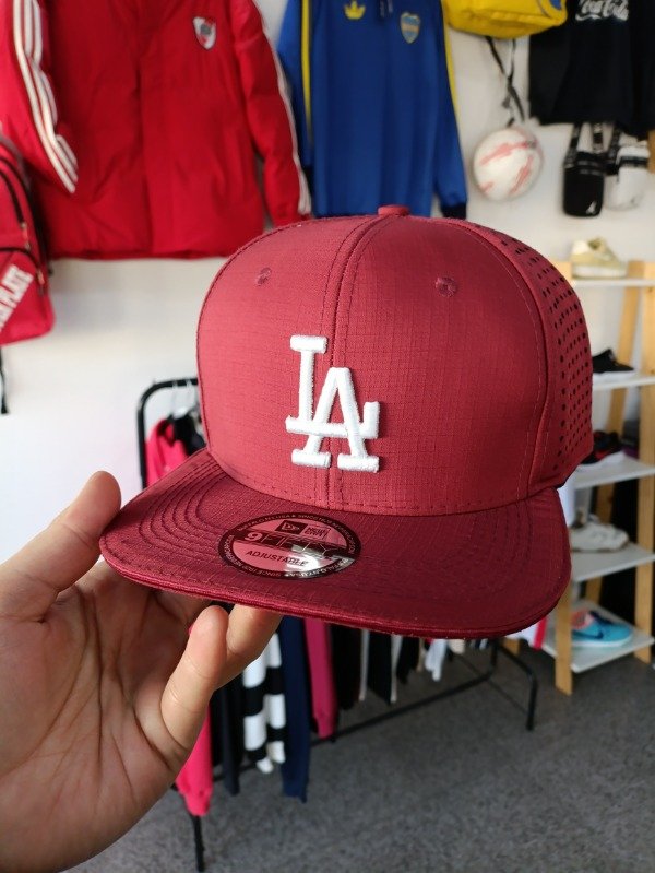 Producto - Gorra LA New Era Bordo