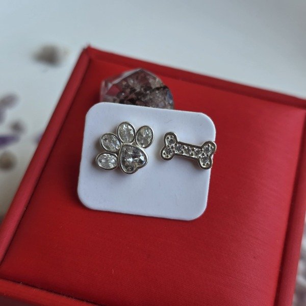 Producto - Aros italianos huella y huesito con piedras