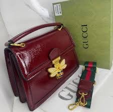 Producto - Cartera Gucci Abeja color Cherry  acharolado