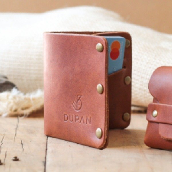 Producto - Billetera con remaches. Modelo: LIMAY
