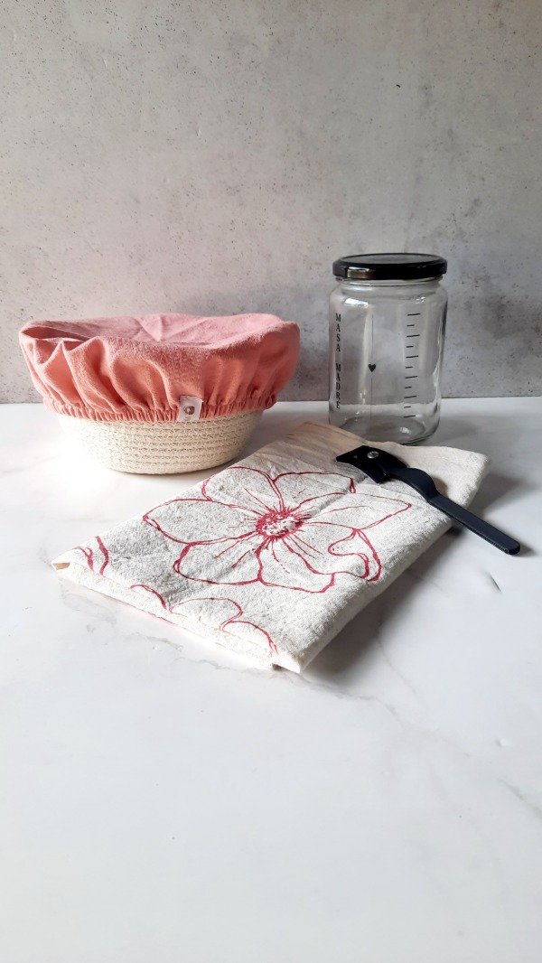 Producto - Kit Panadería Masa Madre con Banneton Redondo Greñador Cofia y Paño