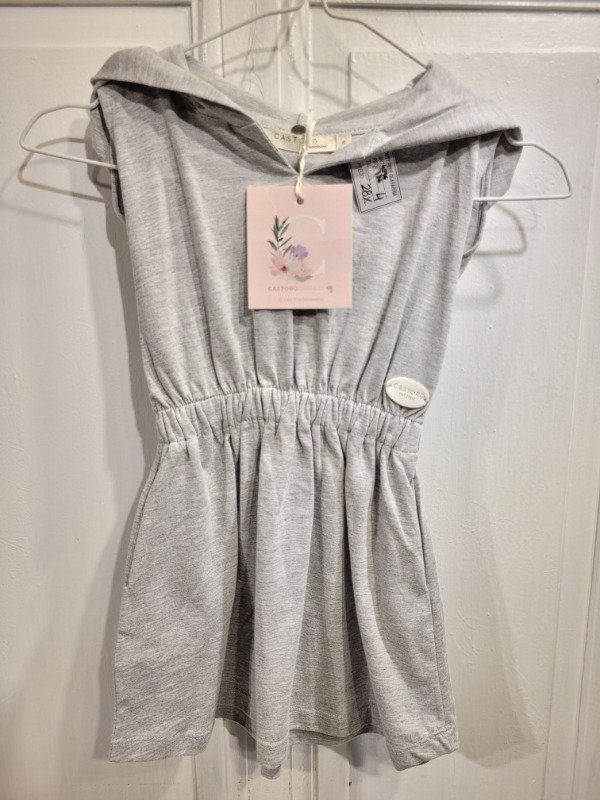 Producto - Vestido CASTORO gris c/capucha Nuevo C/etiq Talle 4 años - PRECIO: 28X