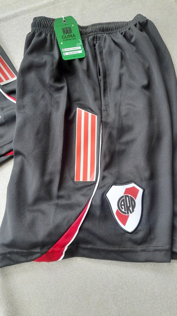 Producto - River short entrenamiento 2025 - 2