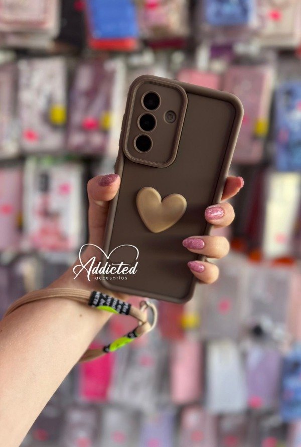 Producto - Case corazon con correa marron