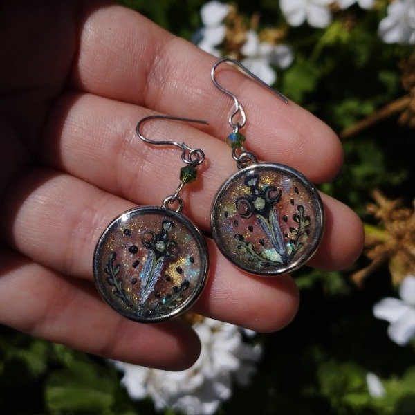 Producto - Aros pintados a mano dagas botánica