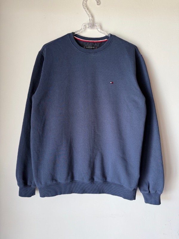 Producto - Tommy Hilfiger buzo azul