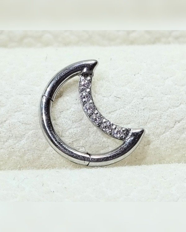 Producto - AQ Sin Fin. Luna Con Strass Frontal. 1.2mm