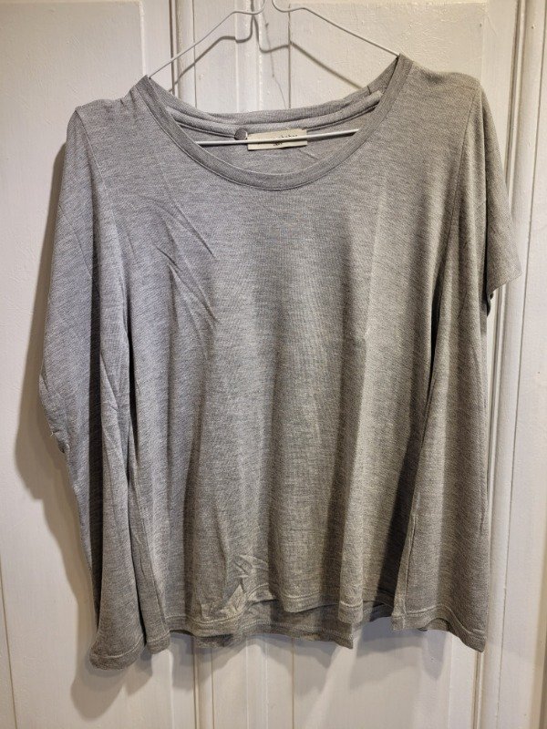 Producto - Remera JAZMÍN CHEBAR Gris manga larga Talle 2 - PRECIO: 36X